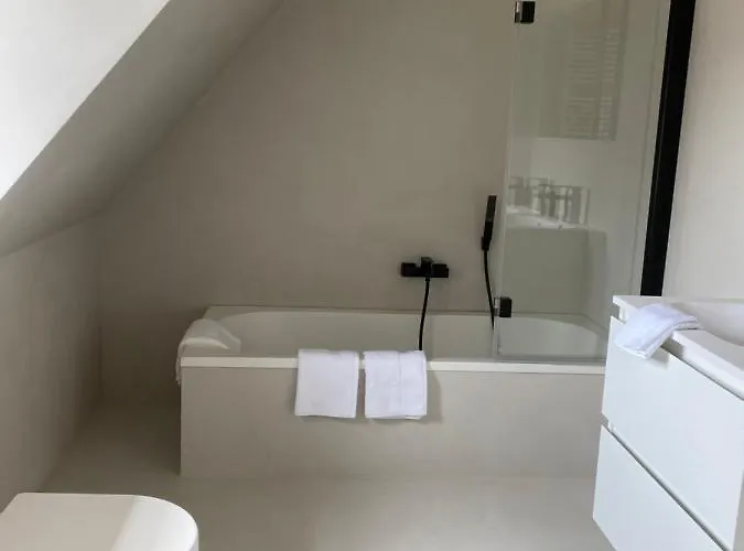 Les Cigognes Bed & Breakfast 3*